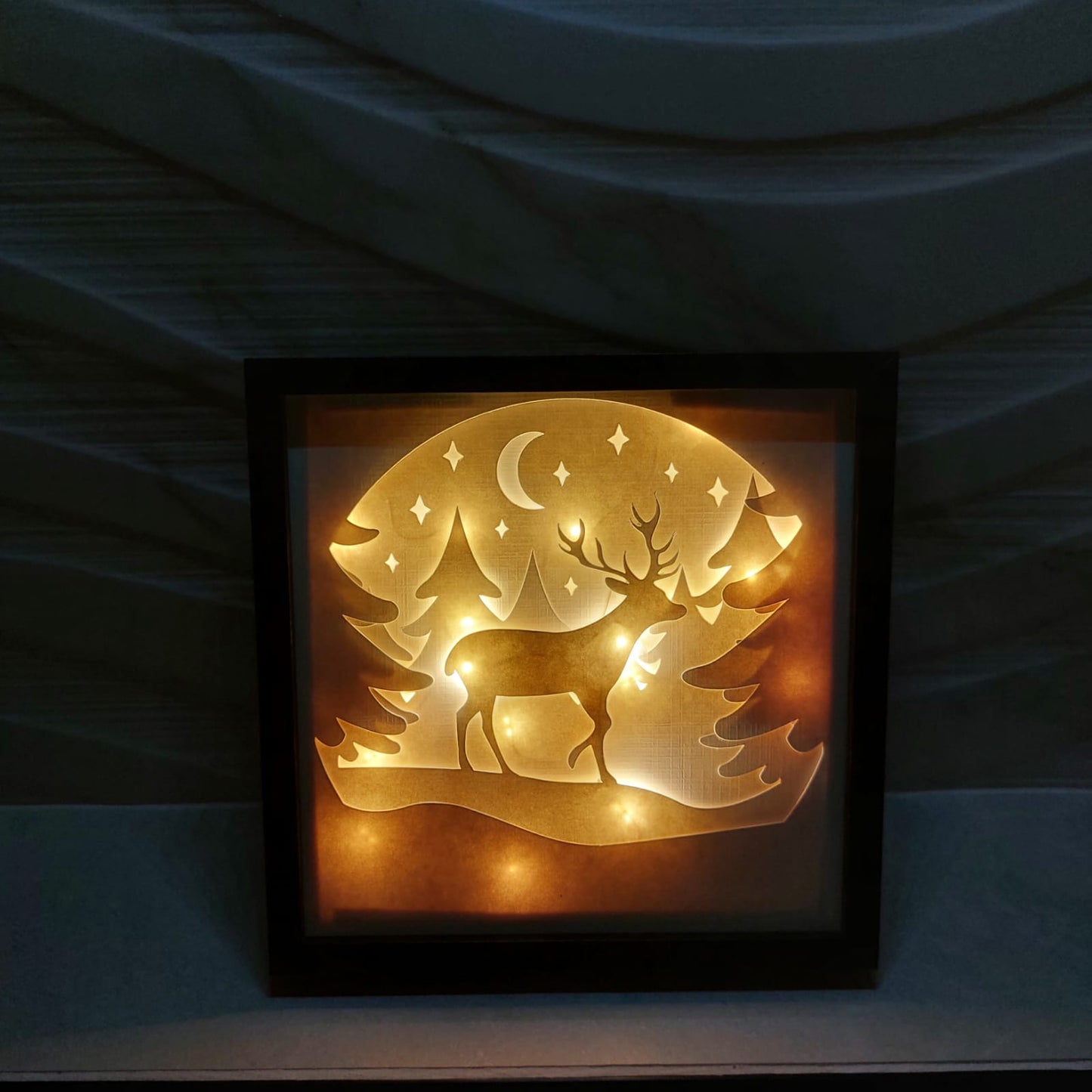 noel - Cadre lumineux Noël - Cerf et Montagnes enneigées - Bichette Créa